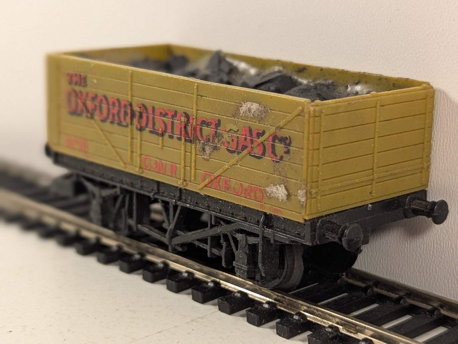 Lima OO Gauge 7 Plank Open Wagon 'The Oxford District Gas Co