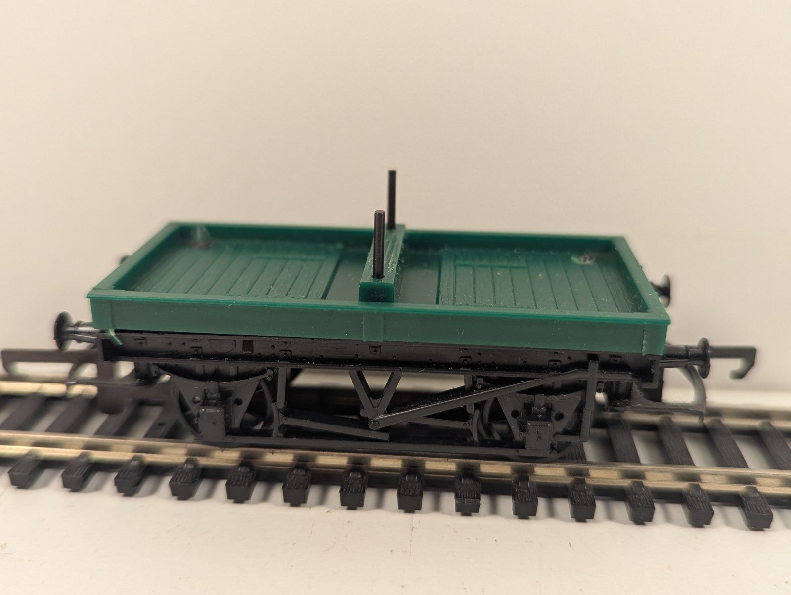 Tri-ang Hornby OO Gauge R17 BR Bolster Wagon B913011