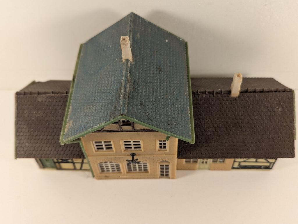 Faller HO Gauge Bahnhof Bergheim Buildings 222112