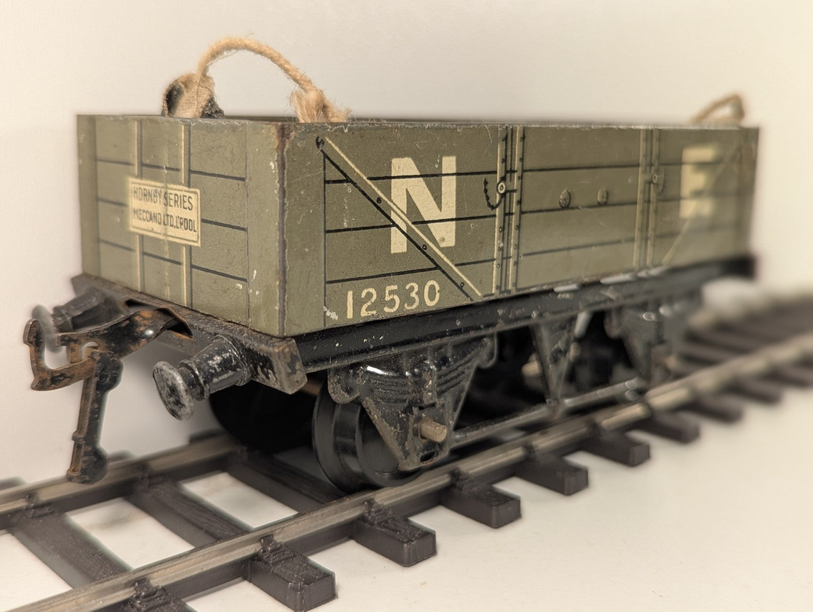 Hornby O Gauge North Eastern Railway Open Wagon with Tarp