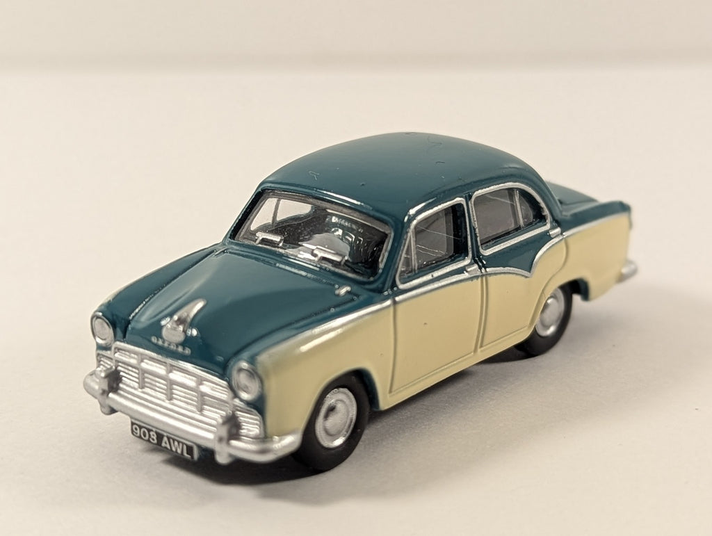 Oxford Diecast 1:76 scale / OO gauge Morris Oxford Series III Saloon
