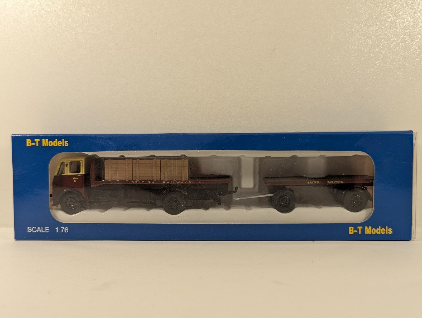 B-T Models 1:76 Leyland Beaver & Drawbar Trailer Die-cast Vehicle 1320M