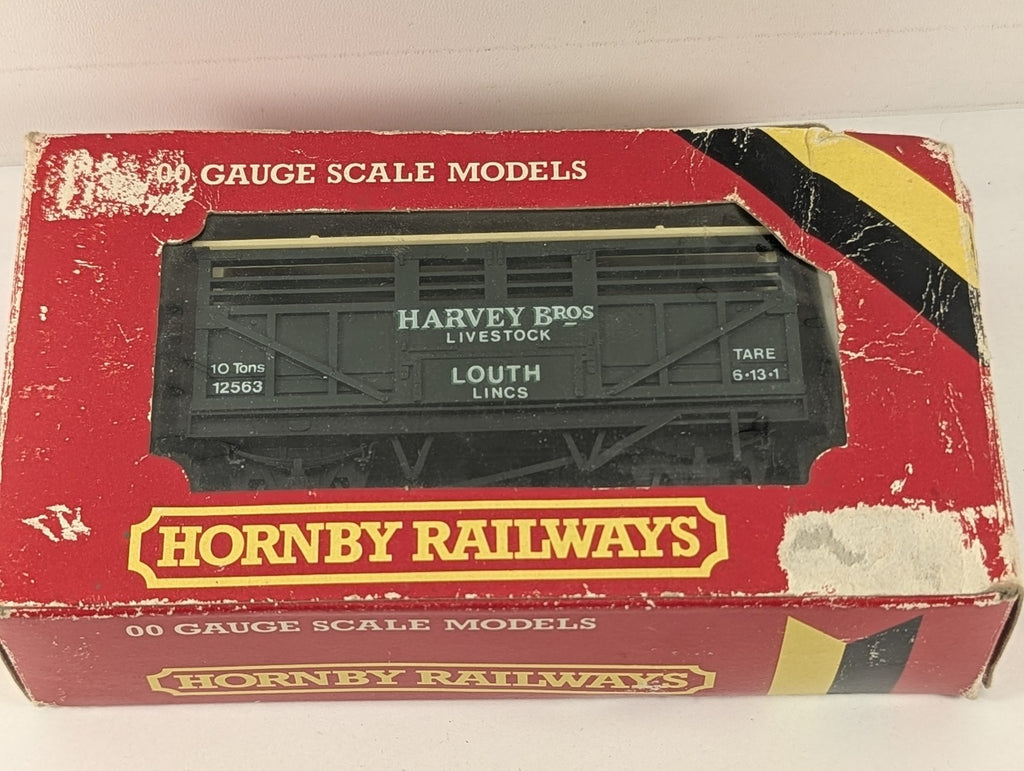 Hornby OO Gauge Harvey Bros Livestock Van Goods Wagon 12563 R.010