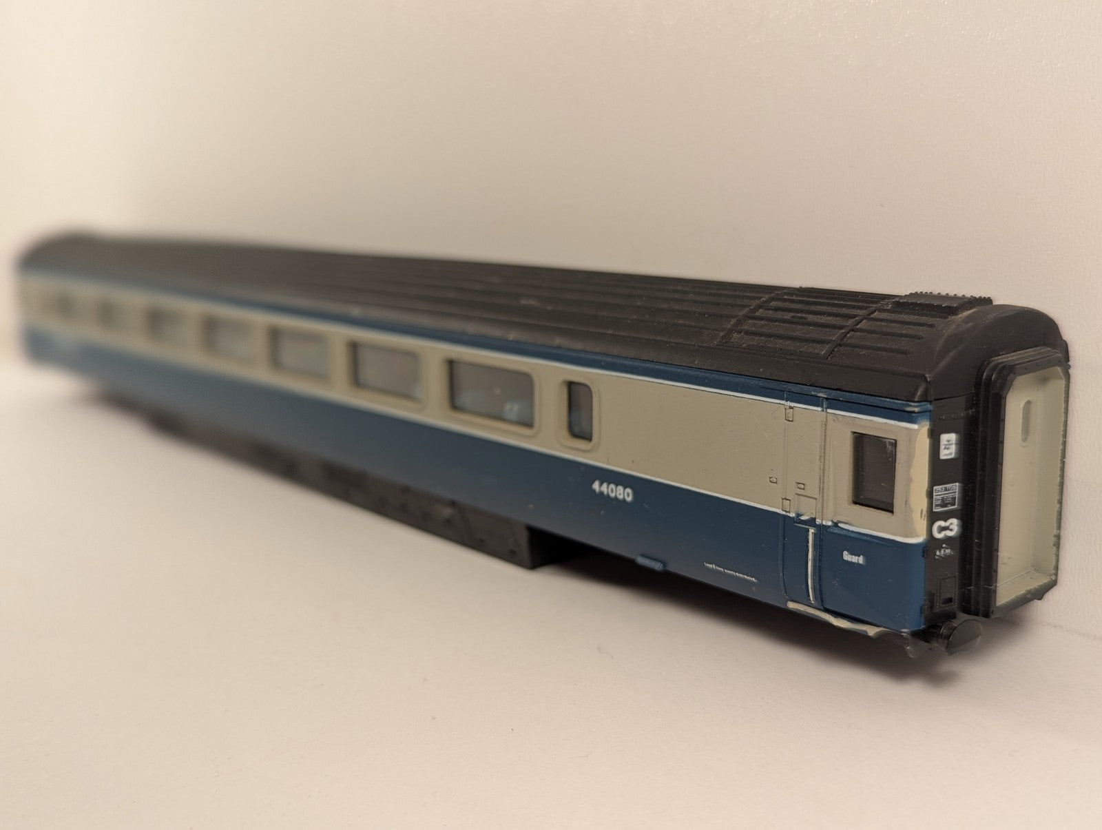 Lima OO Gauge BR Mk3 TGS Coach Passenger Coach 44080 BR Blue & Grey
