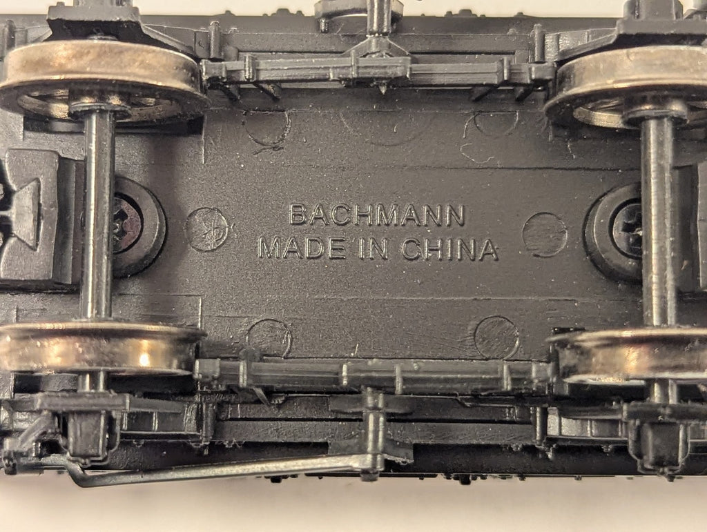 Bachmann OO Gauge 8 Plank Wagon Tarbitumac Goods Wagon 285 Tarbitumac Black