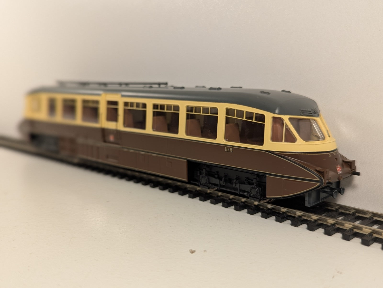 Dapol 4D-011-004 OO Gauge GWR Twin Cities Streamlined Railcar DCC Ready