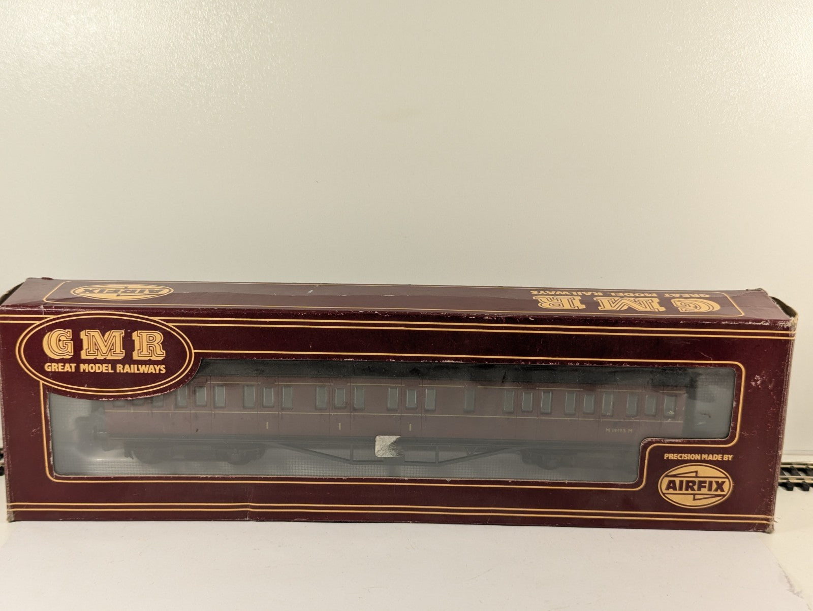 GMR Airfix OO Gauge BR 57ft 1st Class Composite Non-Corridor Boxed