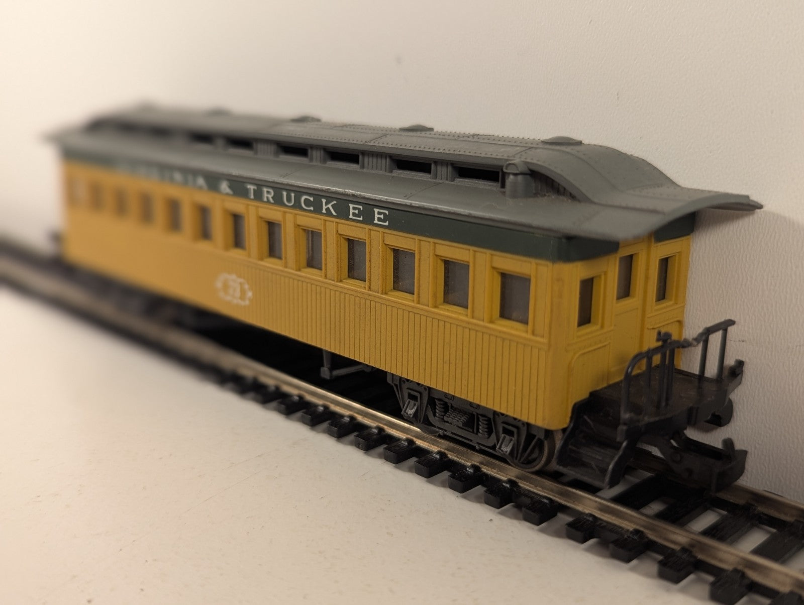 Rivarossi HO Gauge Virginia & Truckee Passenger Coach 73