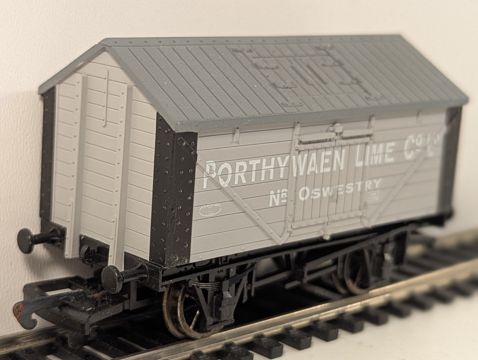 Dapol B619 OO Gauge Porthywaen Lime Co Wagon - Boxed