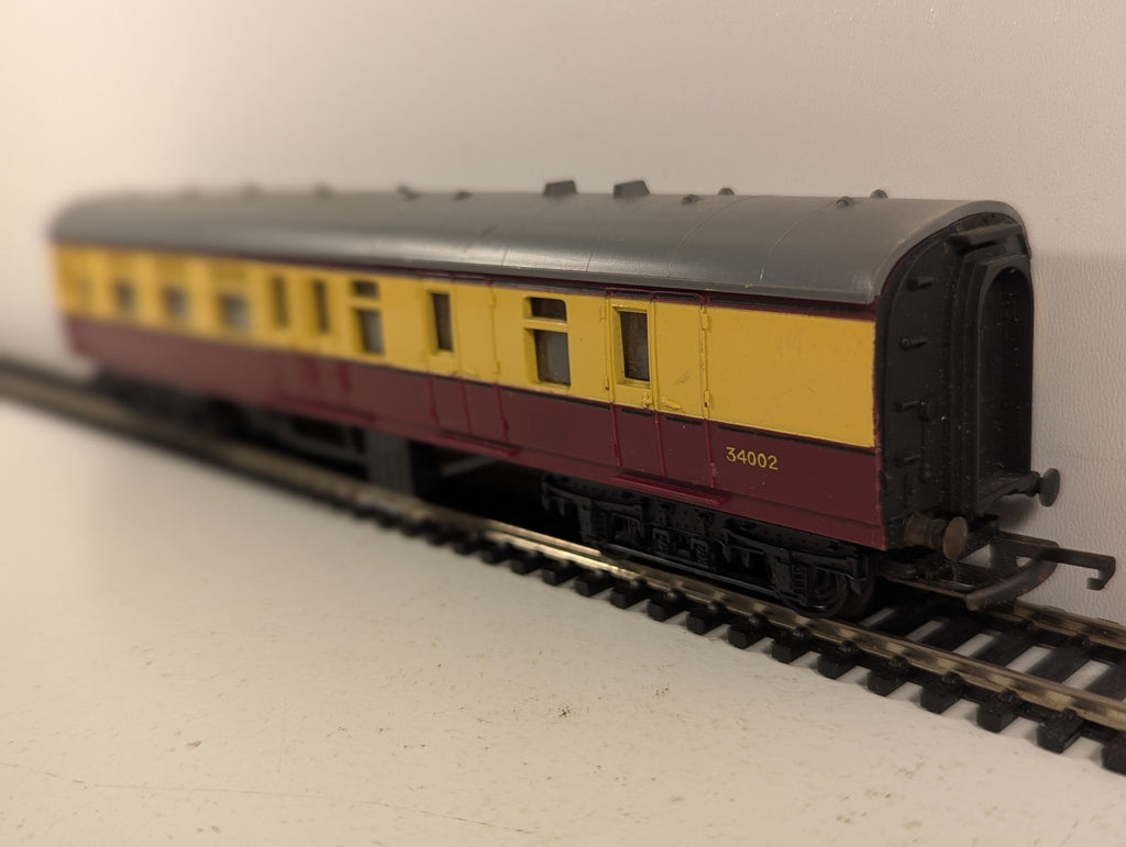 Tri-ang OO Gauge BR Suburban Brake Coach Passenger Coach 34002