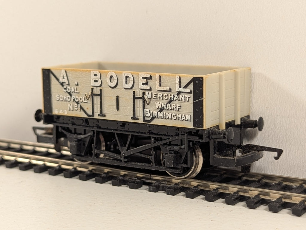 Hornby R012 OO Gauge A. Bodell W.H. Smith Special Edition 5 Plank Wagon
