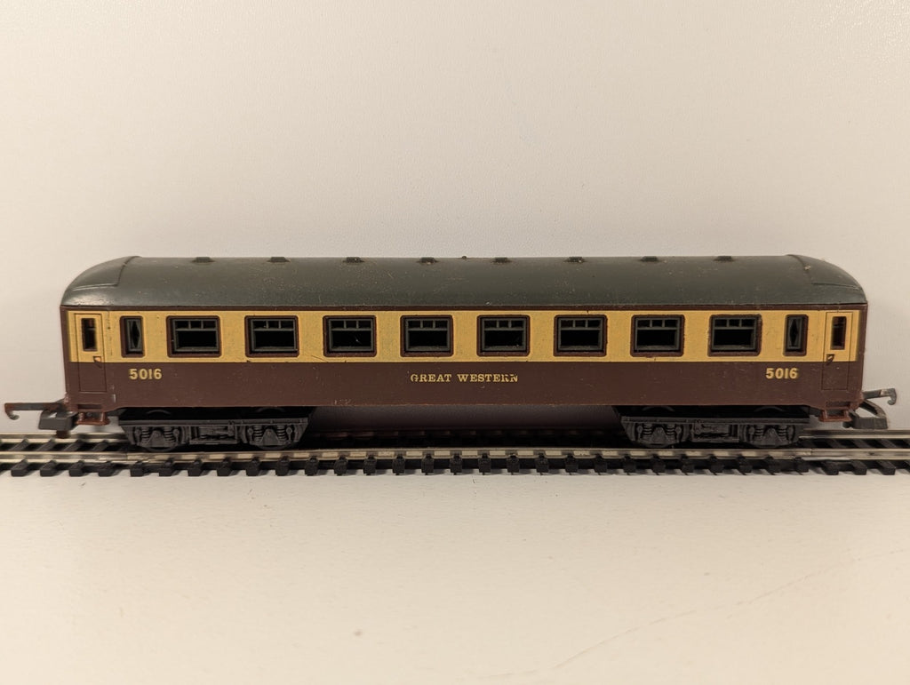 Lima HO Gauge GWR Chocolate & Cream Coach No. 5016