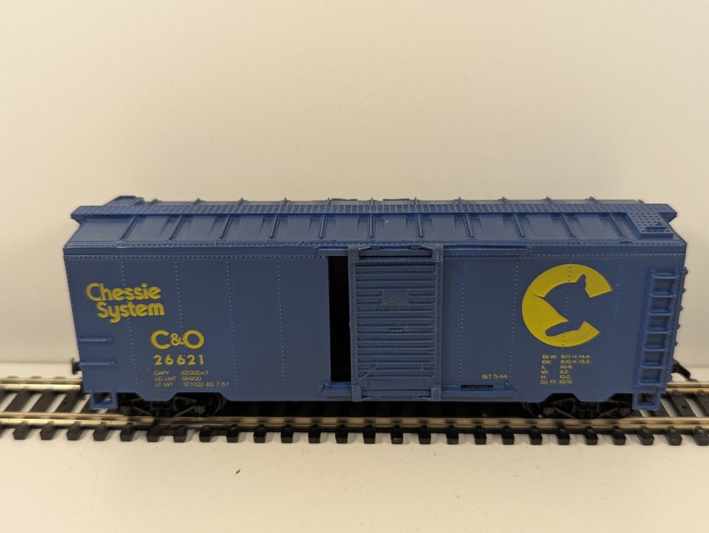 Life-Like HO Gauge Chessie System C&O Box Car