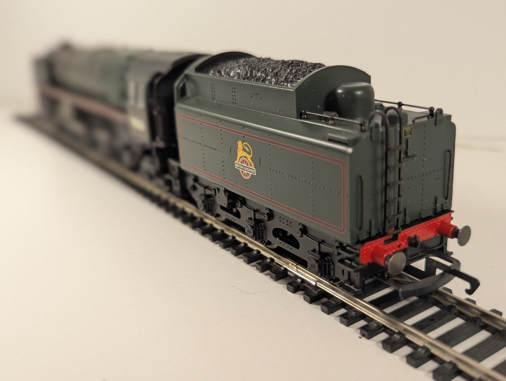 Hornby R2387 Britannia Class 7MT 4-6-2 No. 70018 “Flying Dutchman” – Renumbered