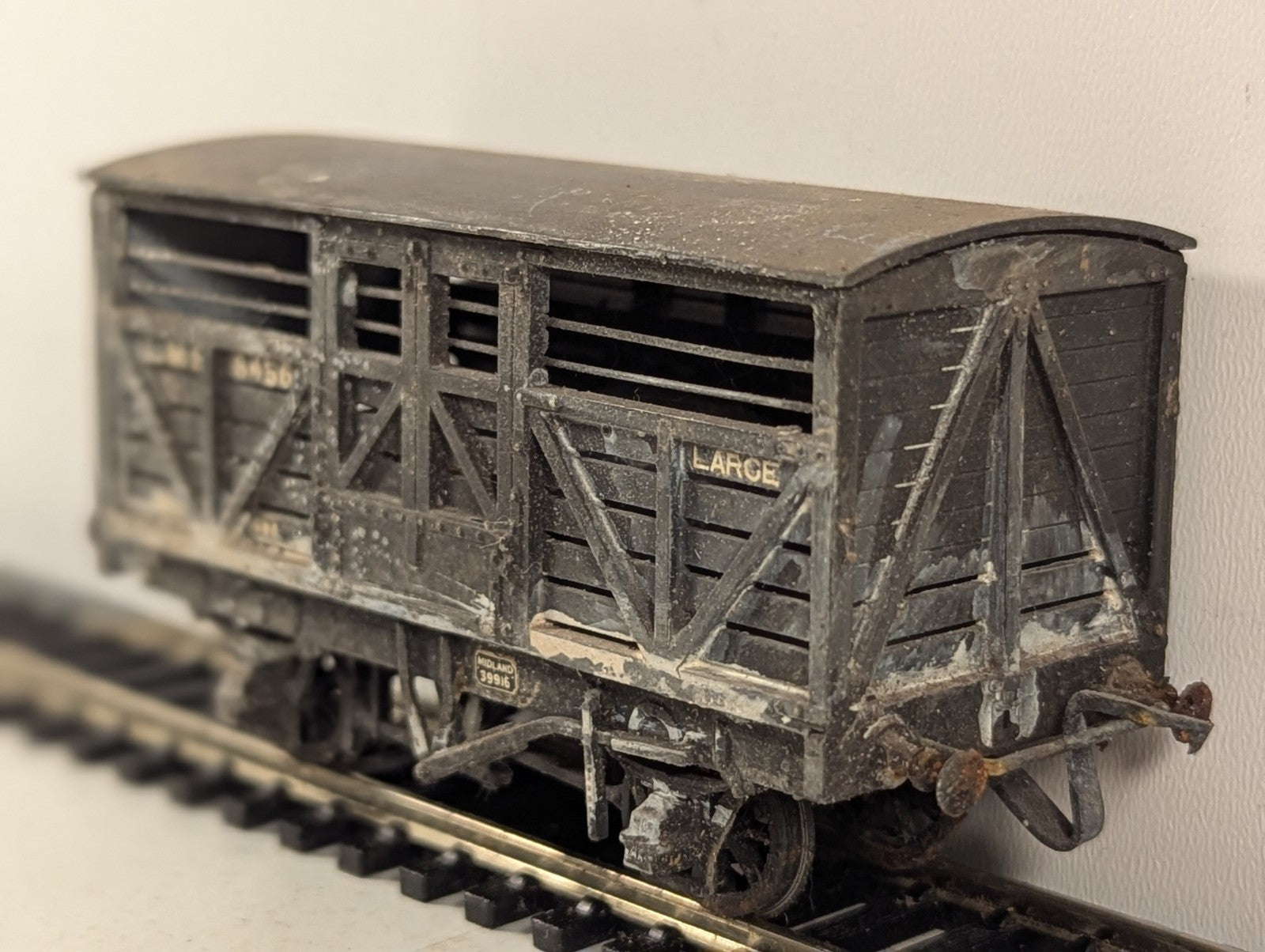 Kitbuilt OO Gauge LMS Cattle Wagon - Grey