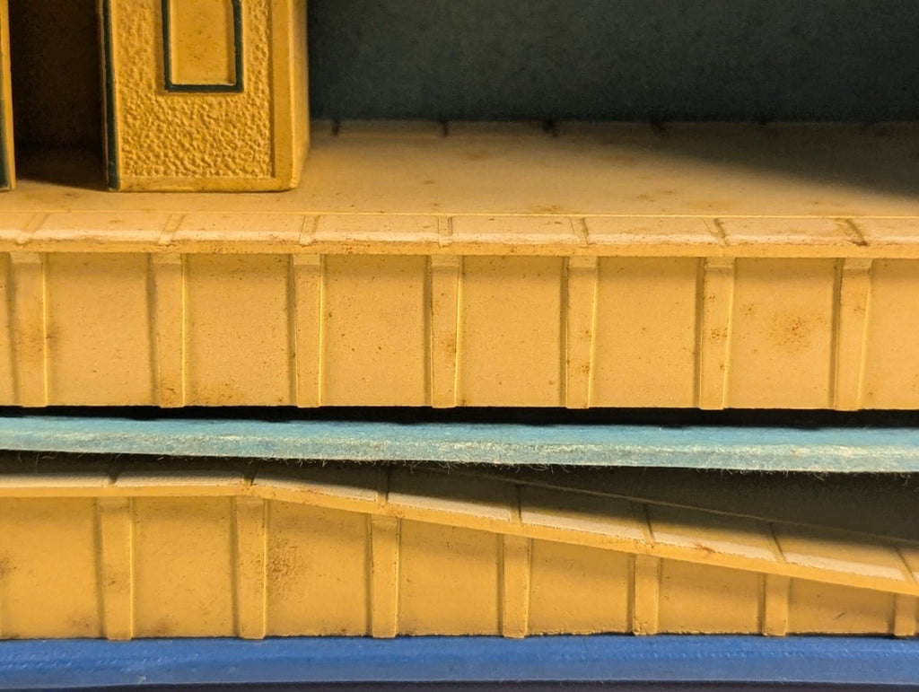 Hornby Dublo DA456 D1 Island Platform