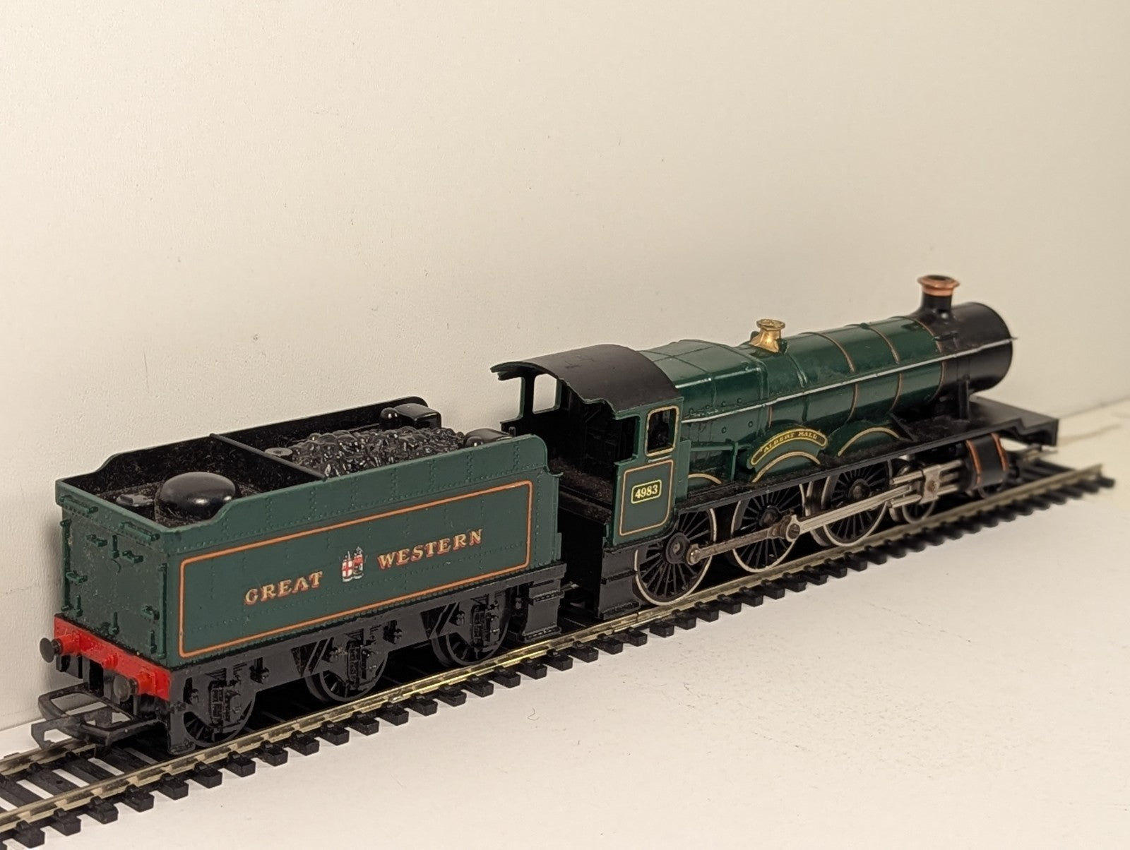Hornby OO Gauge GWR Class 4900 Hall Class 4-6-0 'Albert Hall' Steam