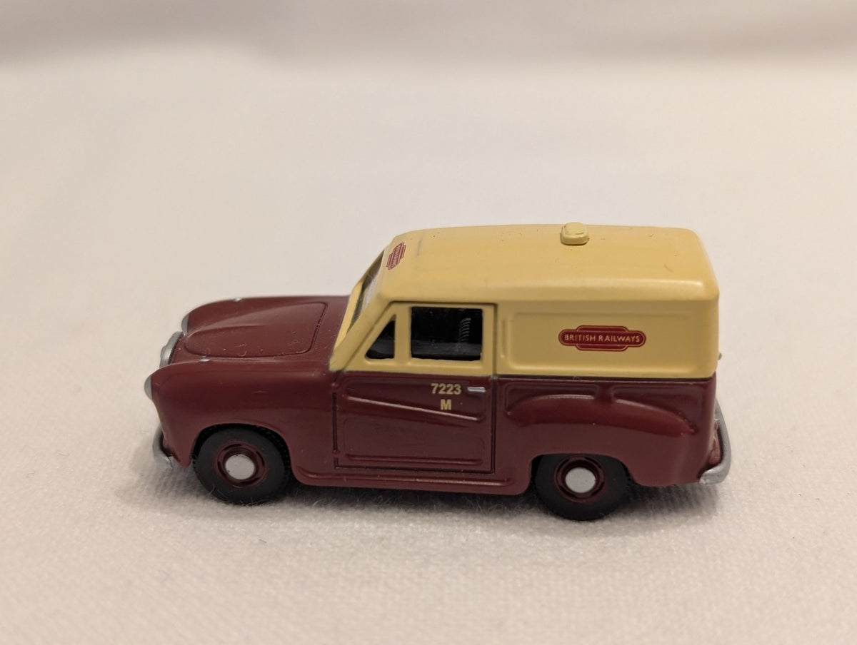Classix OO Gauge Austin A30 Van Die-cast Van 7223 M