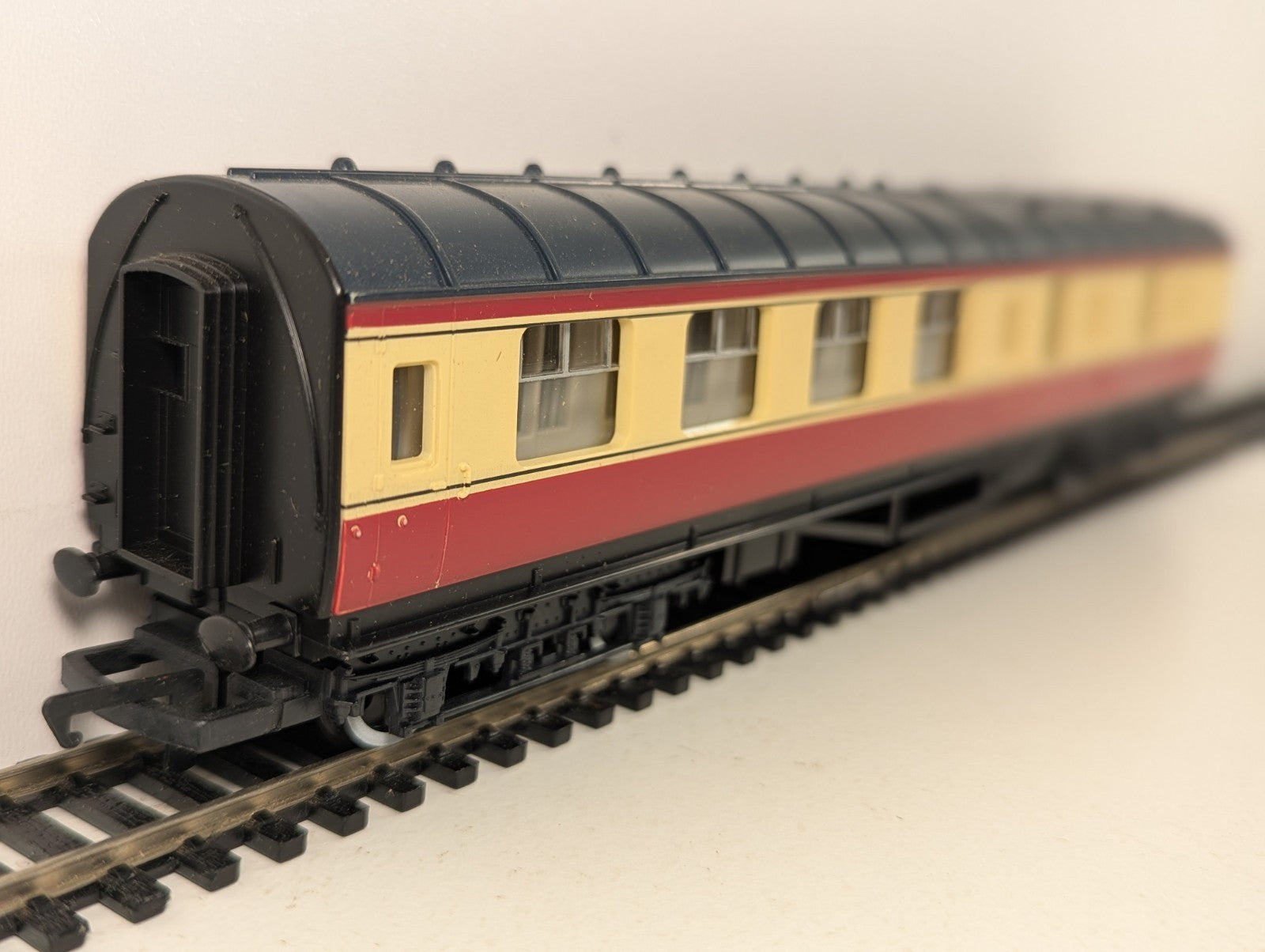 Hornby OO Gauge BR (Ex LMS) Brake 3rd Coach Passenger Coach M26546