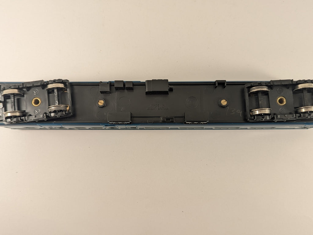 Hornby OO Gauge BR Mk1 Brake Corridor Composite (BCK) Passenger Coach M14052