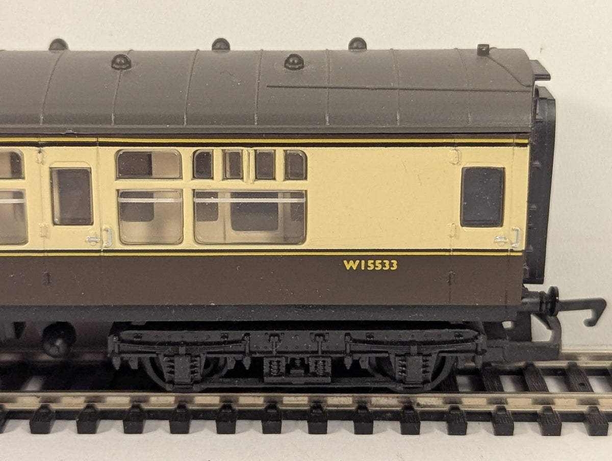 Hornby OO Gauge Collett Corridor Composite Coach Passenger Coach W15533