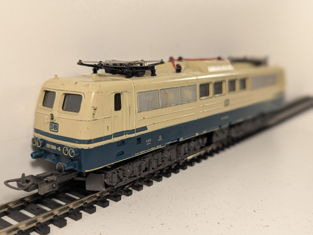 Liliput HO Scale DB Class 151 Electric Locomotive 151 166-6