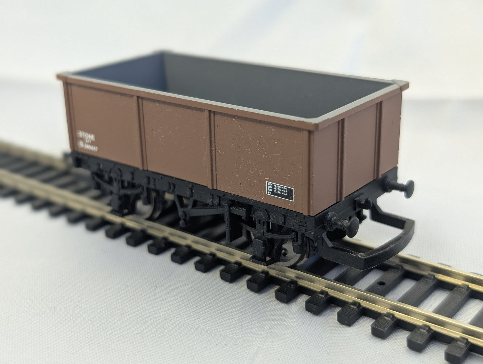 Hornby R6085 BR 20T Mineral Wagon Brown