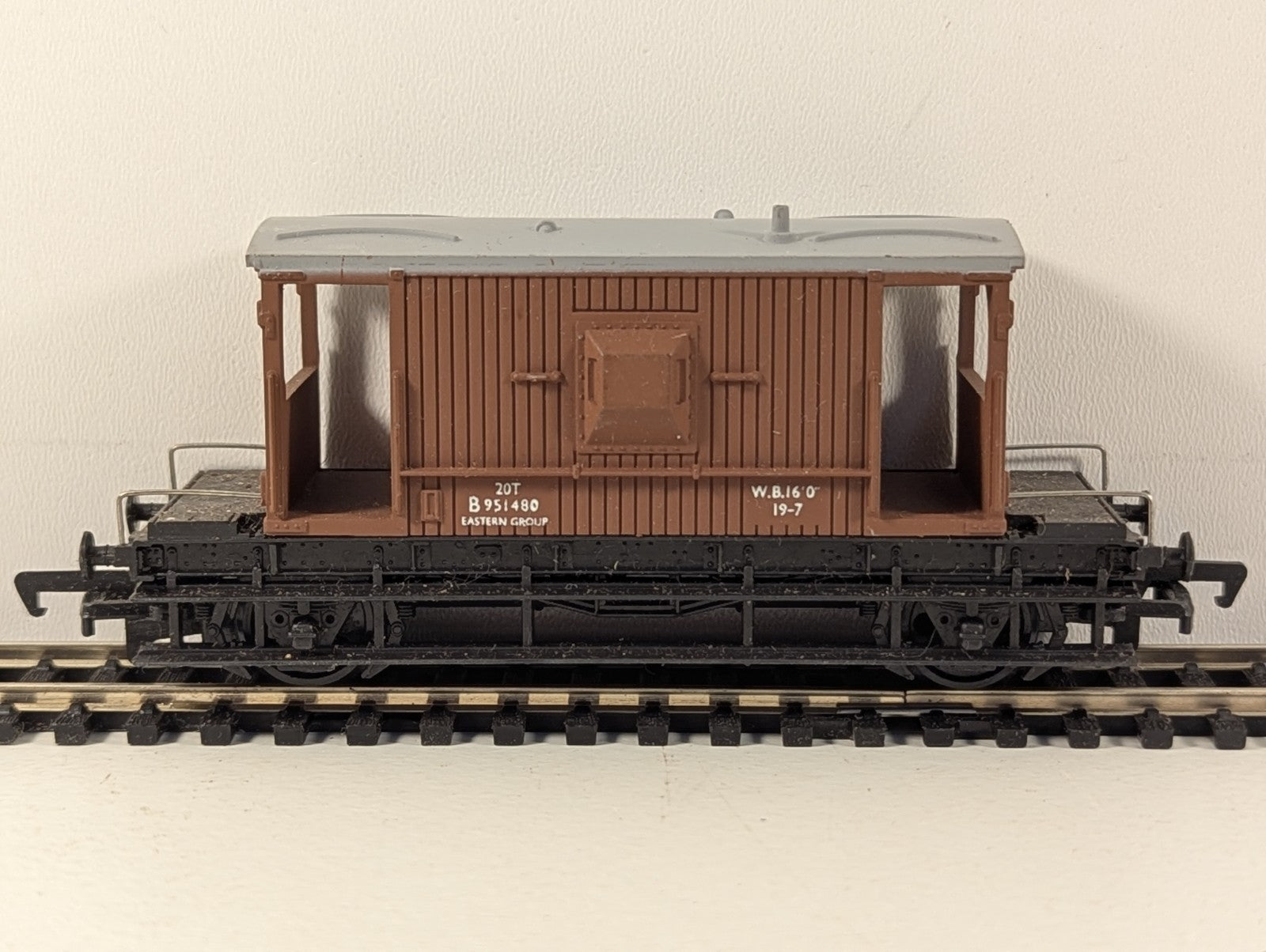 Mainline 37-139 BR 20T Brown Brake Van