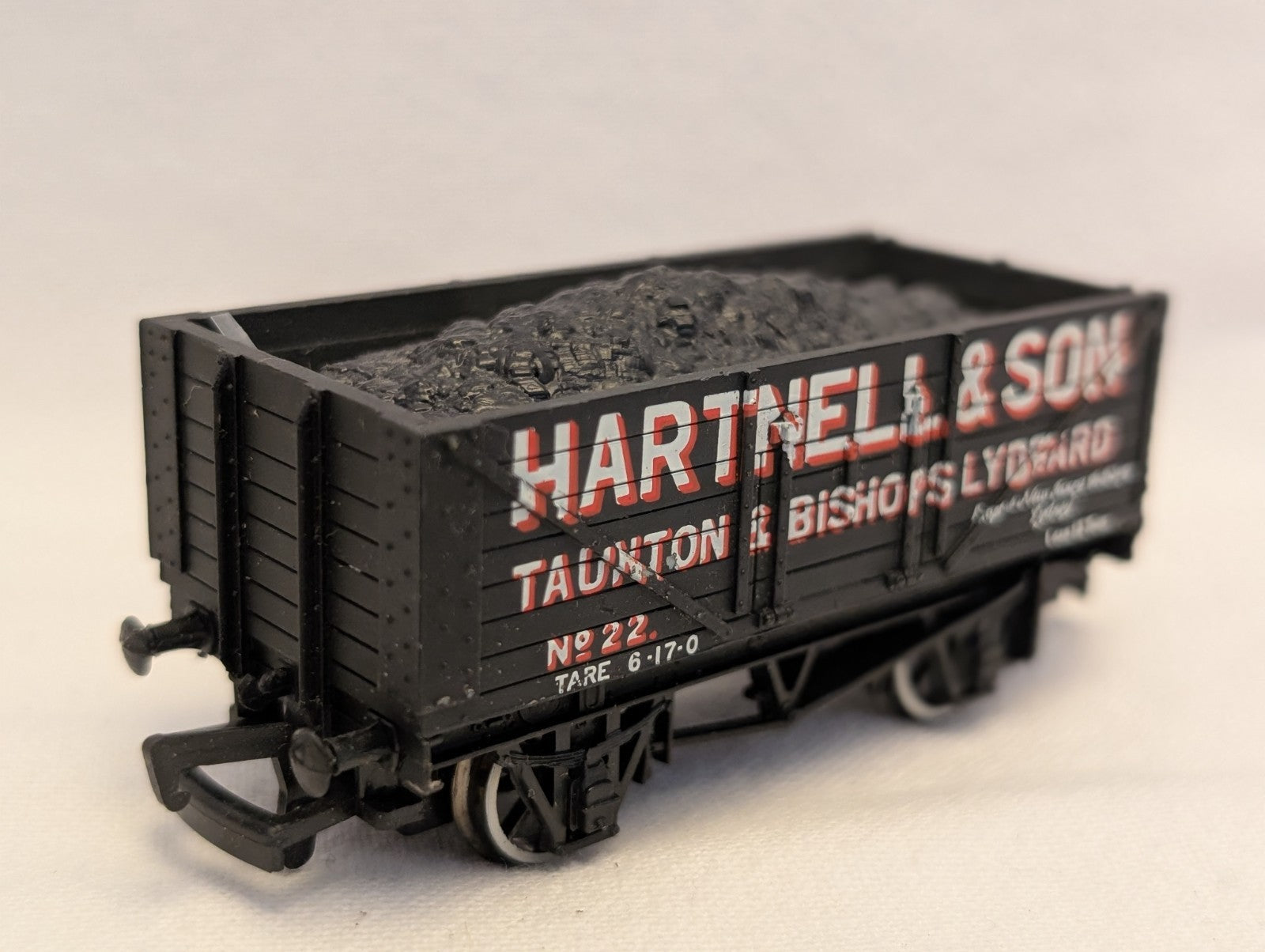 Bachmann OO Gauge 7 Plank Wagon Hartnell & Son Goods Wagon 22