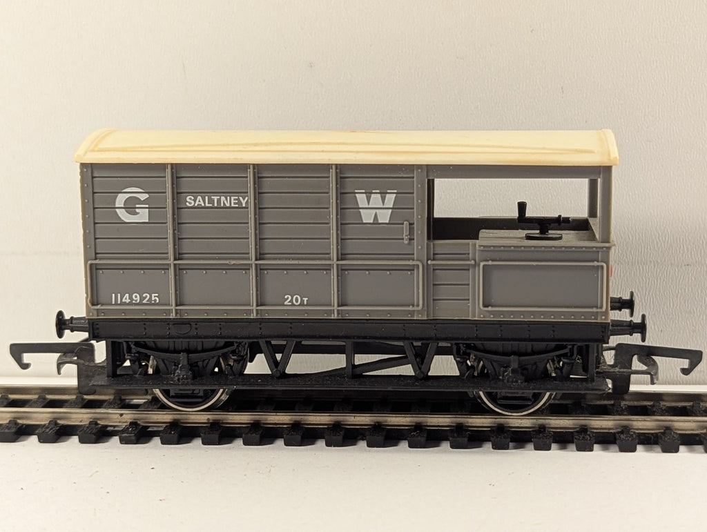Hornby OO Gauge GWR 20t Toad Brake Van 'Saltney' 114925 GWR Grey R122