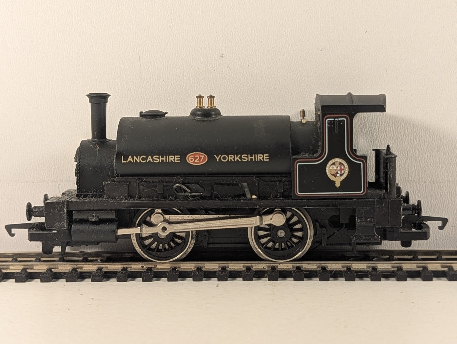 Hornby OO Gauge L&Y 0-4-0ST Class 21 'Pug' Steam Locomotive 627