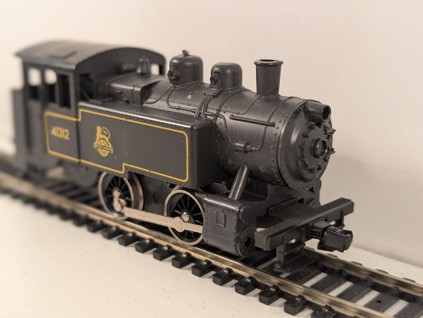Lima L201710 0-4-0 Tank Locomotive BR Lined Black
