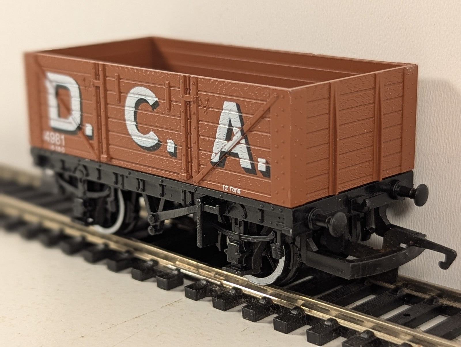 Hornby  R036 DCA Open Wagon Goods Wagon 4981 D.C.A. Brown