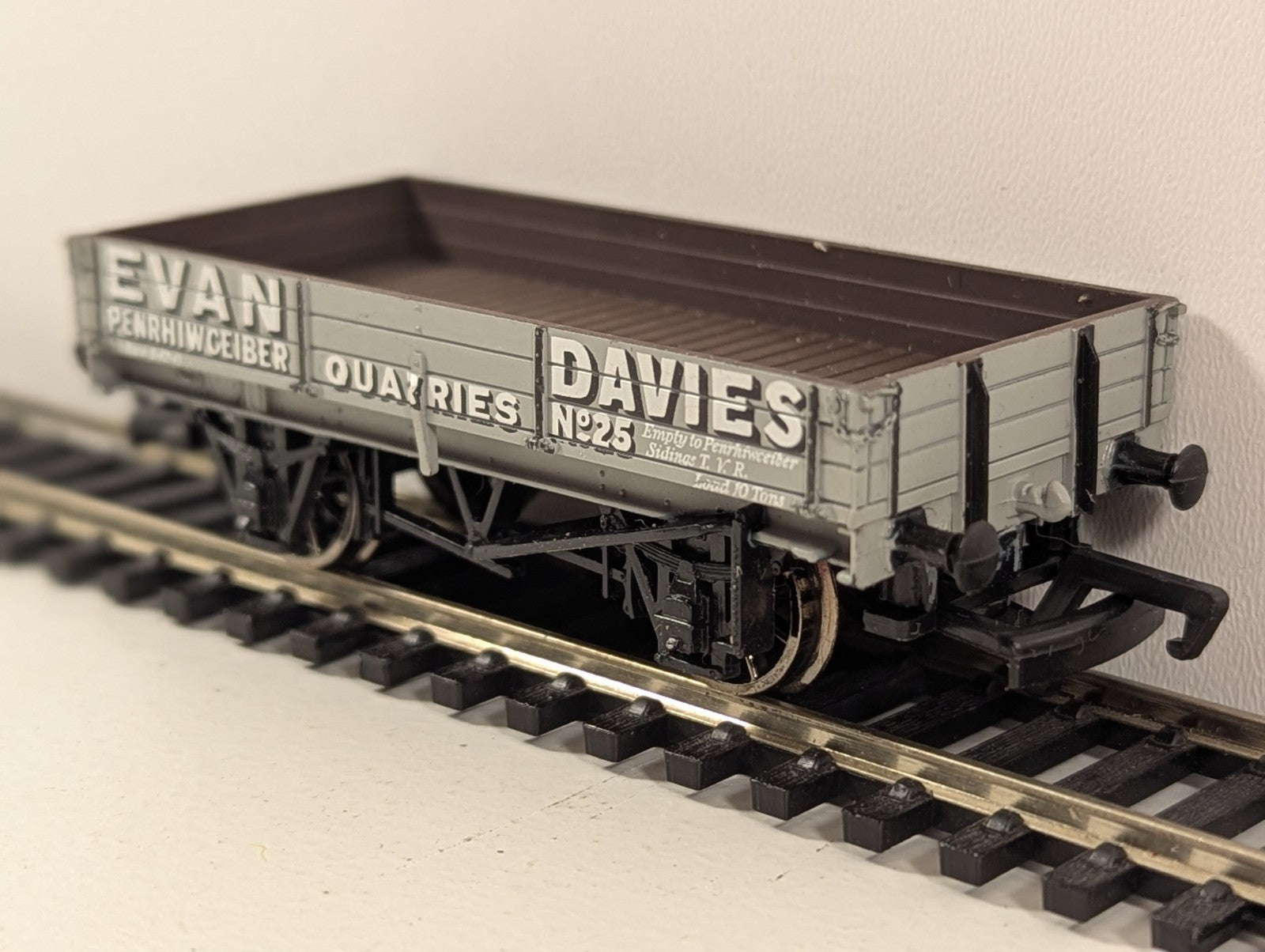 Bachmann 3-Plank Open Wagon Evan Davies Penrhiwceiber Quarries (OO Gauge)