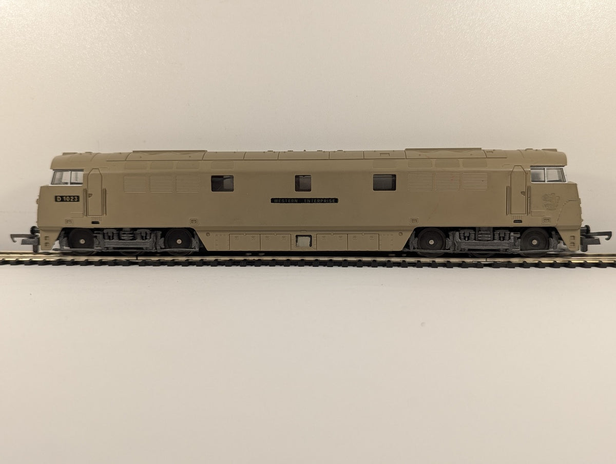Lima OO Gauge Class 52 Western Enterprise Diesel Locomotive D 1023 Desert Sand