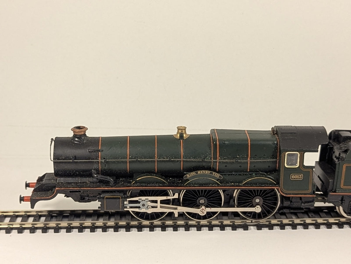 Hornby OO Gauge GWR King Class 4-6-0 'King Henry VIII' Steam Locomotive 6013