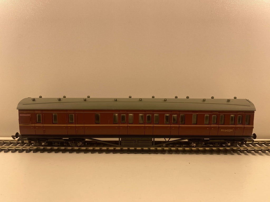 Bachmann Branchline 34-226D 57ft Corridor Brake 3rd Coach No. M16452M