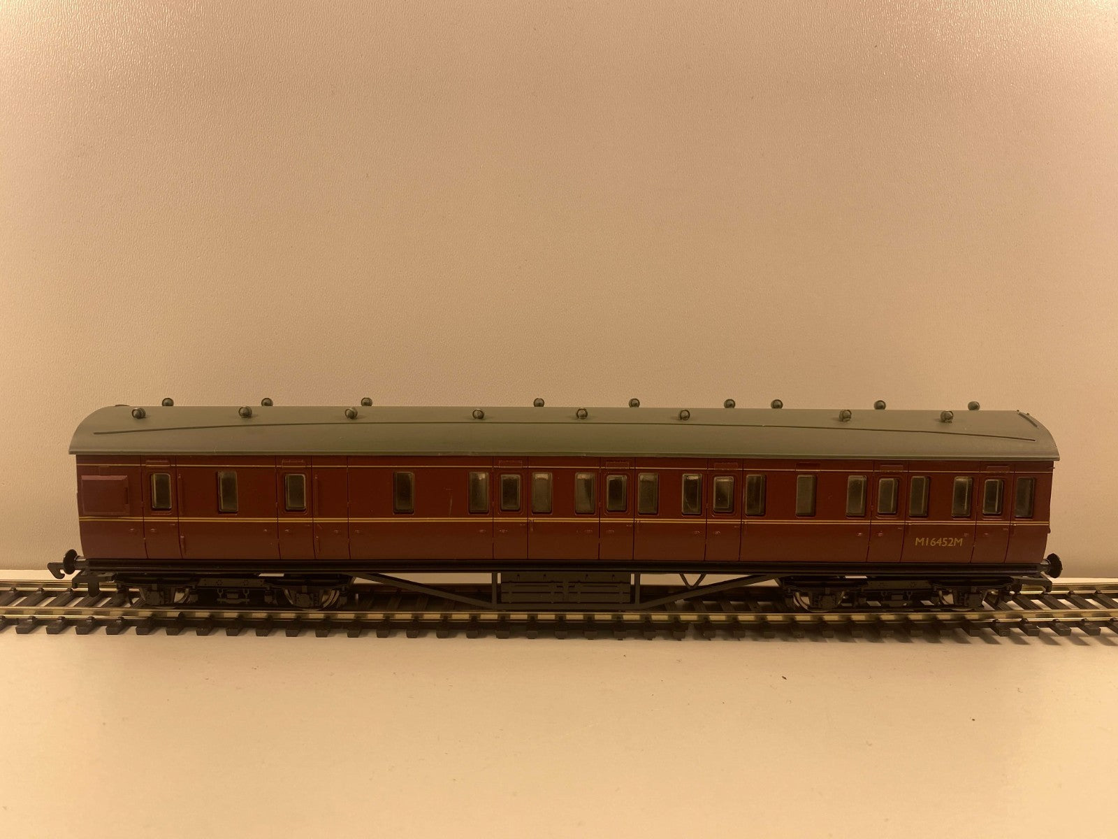 Bachmann Branchline 34-226D 57ft Corridor Brake 3rd Coach No. M16452M
