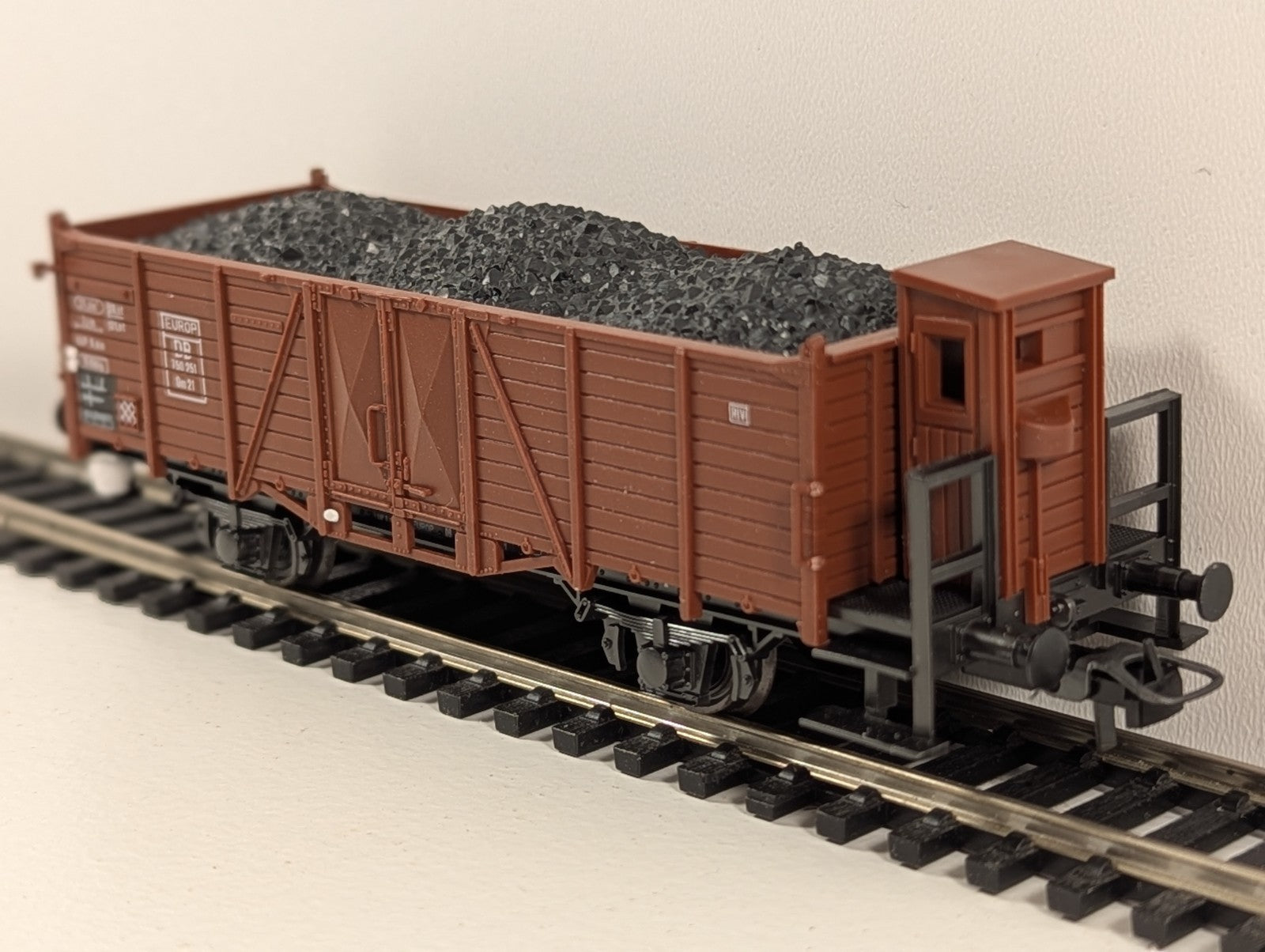 Roco 46278 H0 Open Freight Wagon with Coal Load – DB