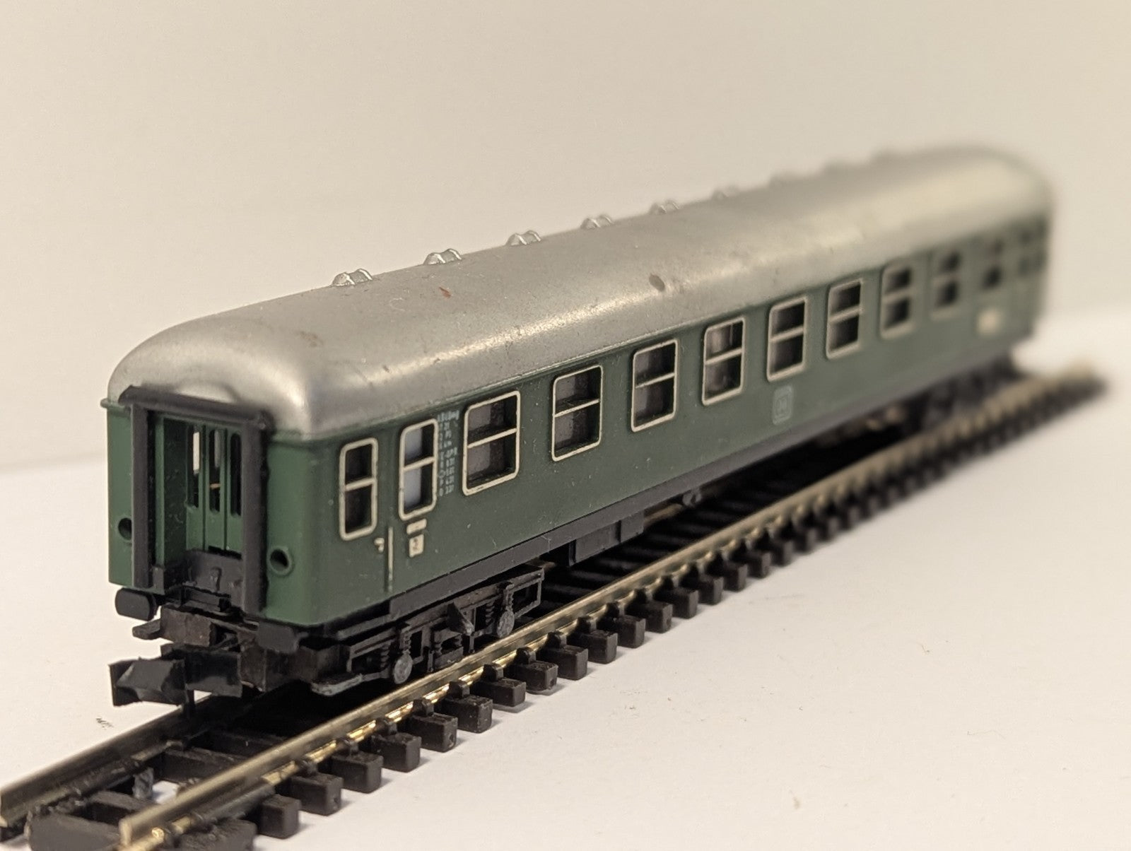 Minitrix 3081 N Gauge DB 2nd Class Coach