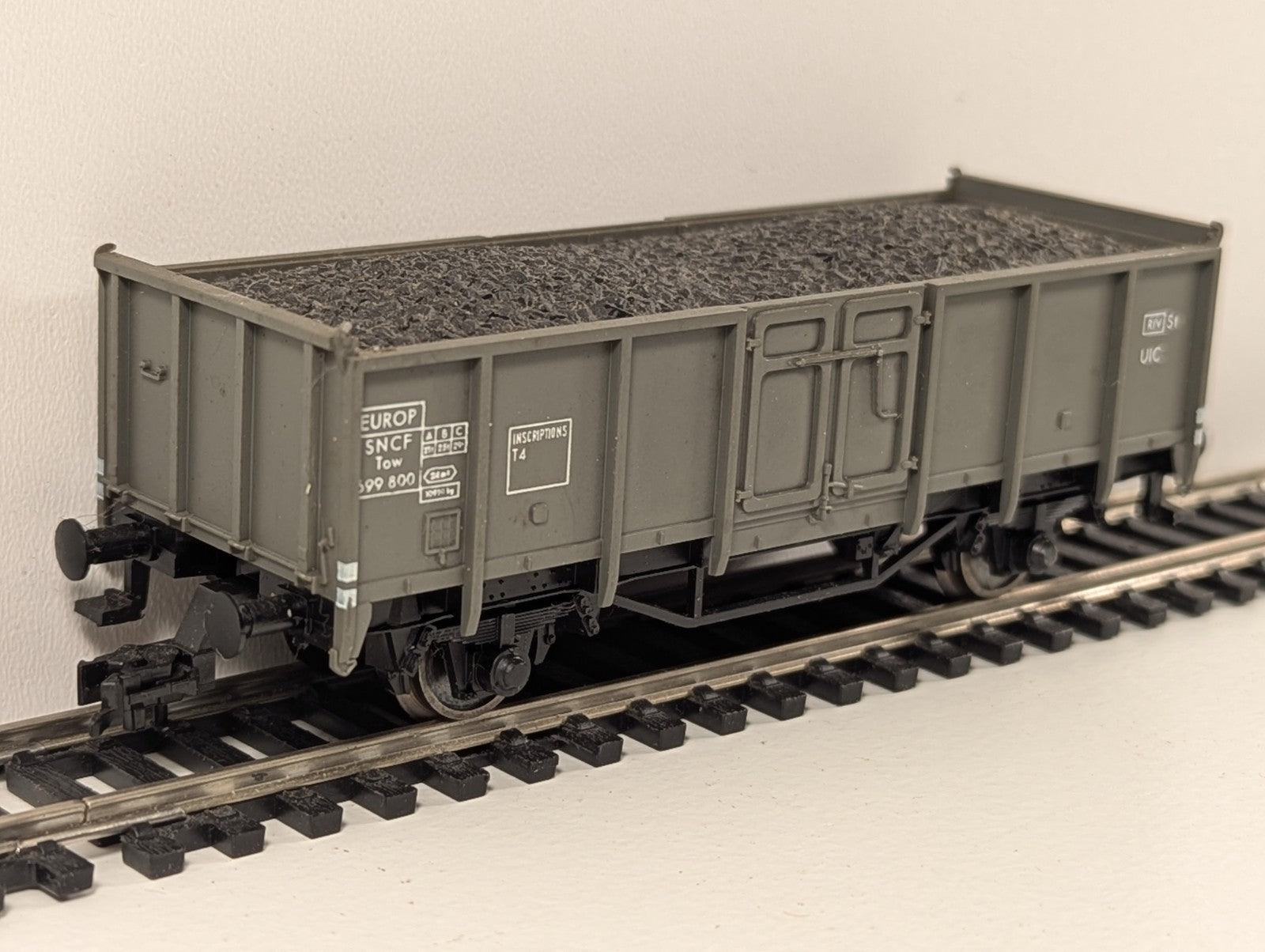 Fleischmann 5206 Gondola Wagon with Coal Load – SNCF – Epoch III