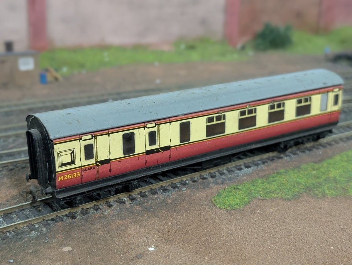 Hornby Dublo 32018 OO Gauge BR Red/Cream Stanier Coach M26133