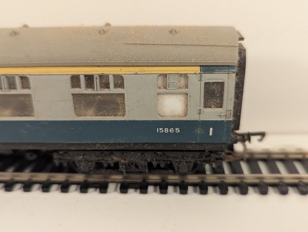 Tri-ang Hornby OO Gauge BR Mk1 Composite Coach No.15865