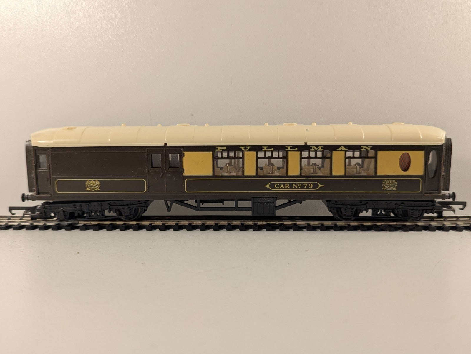 Tri-ang OO Gauge Pullman Brake Coach Passenger Coach Car No. 79