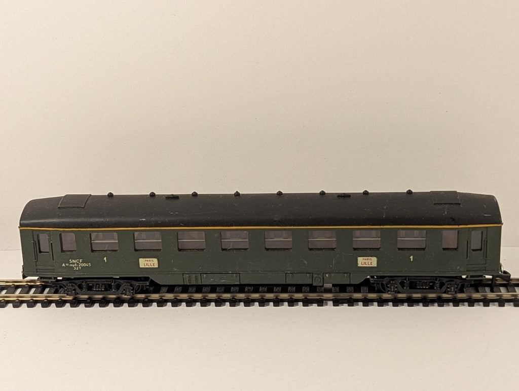Hornby-Acho HO Gauge French SNCF Green Passenger Coach