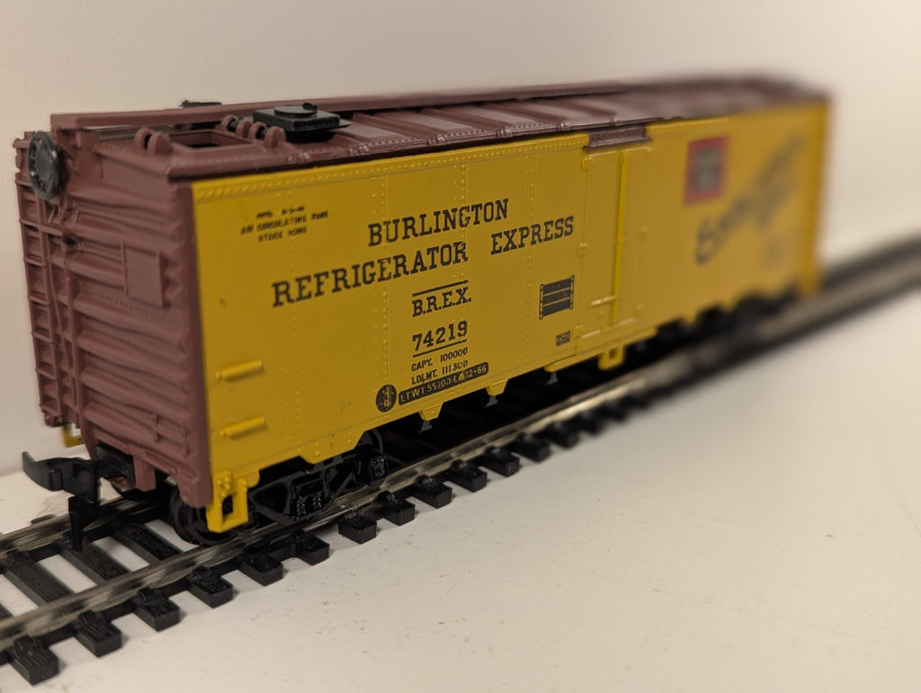 Athearn HO Gauge BREX 74219 40ft Steel Reefer Wagon