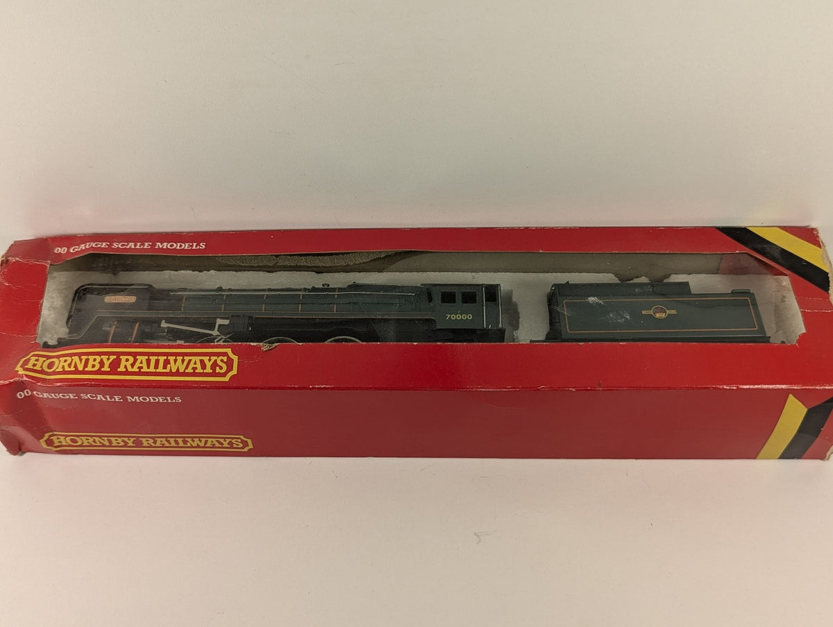 Hornby OO Gauge BR Standard Class 7 Britannia Steam Locomotive 70000