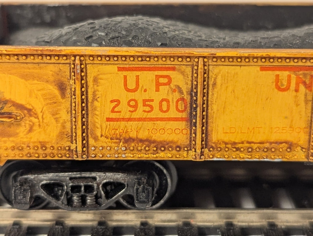 HO Gauge Union Pacific Gondola with Coal Load Gondola Wagon 29500