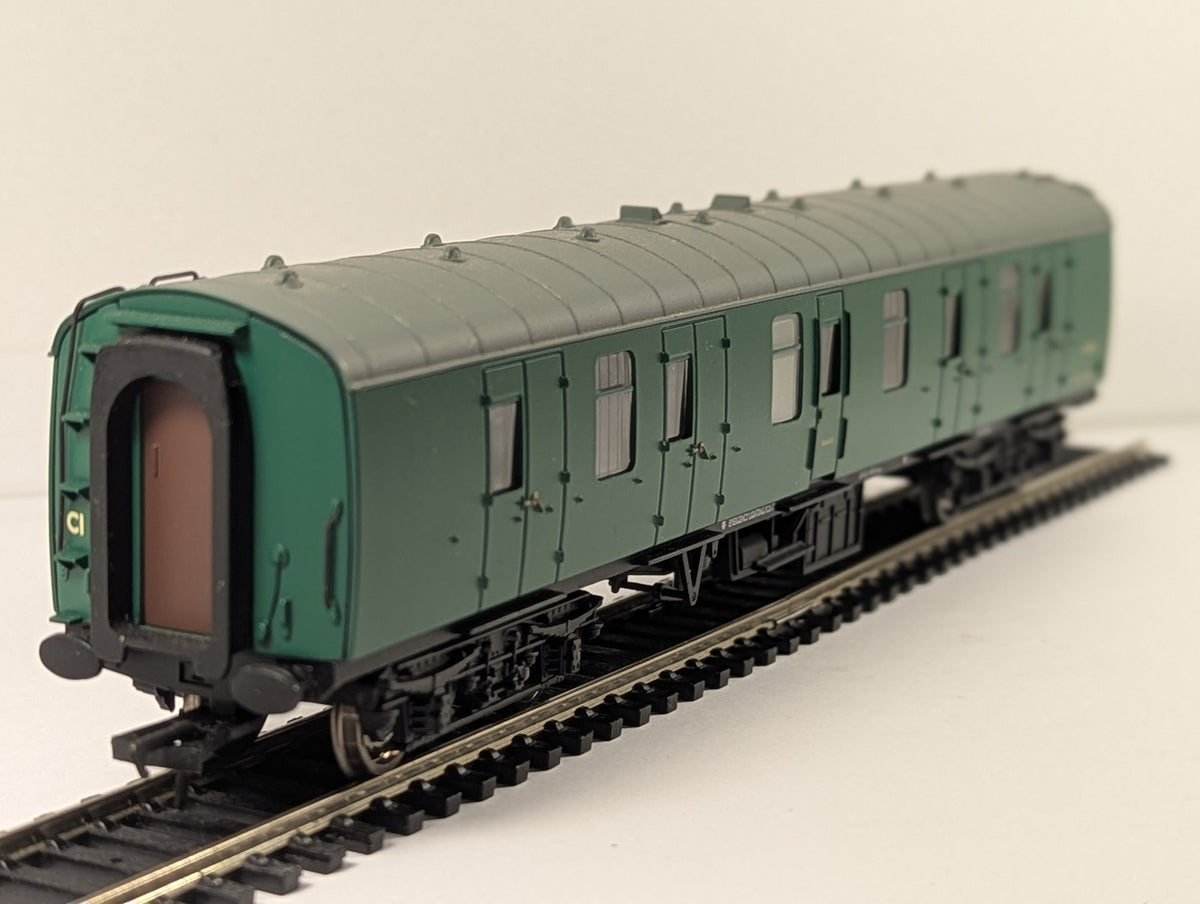 Bachmann OO Gauge BR Mk1 Full Brake BG Passenger Coach S81510 BR Southern Green