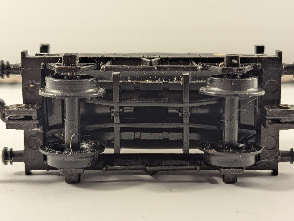 Tri-ang OO Gauge Shell-BP Tank Wagon Freight Wagon Shell-BP Black R.12